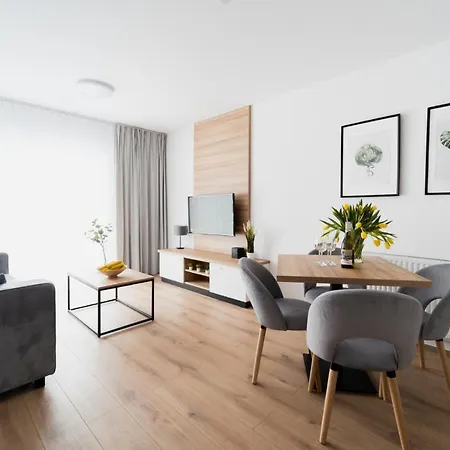 Square Apartment
